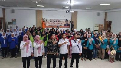 Anggota DPRD Padang Hendrizal menggelar kegiatan Reses Masa Sidang III Tahun 2026 dengan menemui warga kurang mampu di Kecamatan Lubuk Begalung, Kota Padang, Senin (04/05/2026).