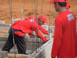 PT Semen Padang dan Yayasan Buddha Tzu Chi Latih 20 Tukang Pemasangan Sepablock
