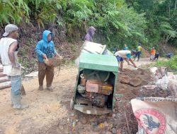Dukung Betonisasi Jalan Puncak Labuang Limau Manis, PT Semen Padang Bantu 3.000 Zak Semen