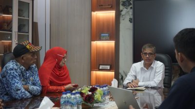 Rektor ISI Padangpanjang Dr. Febri Yulika, S.Ag., M.Hum saat persiapan kegiatan ISU ISI yang akan digelar pada 24 hingga 26 Juni 2026.
