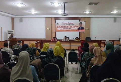 Anggota DPRD Kota Padang, Dr. Hendrizal, M.Pd., melaksanakan kegiatan reses masa sidang ke II tahun 2025-2026.