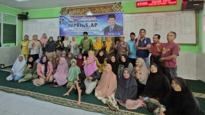 Wakil Ketua DPRD Kota Padang Jupri turun langsung menemui masyarakat dalam kegiatan Reses Masa Sidang III Tahun 2026 di Musala Nurul Yaqin RW II, Kelurahan Tanjung Saba Pitameh Nan XX, Kecamatan Lubuk Begalung, Senin (04/05/2026).