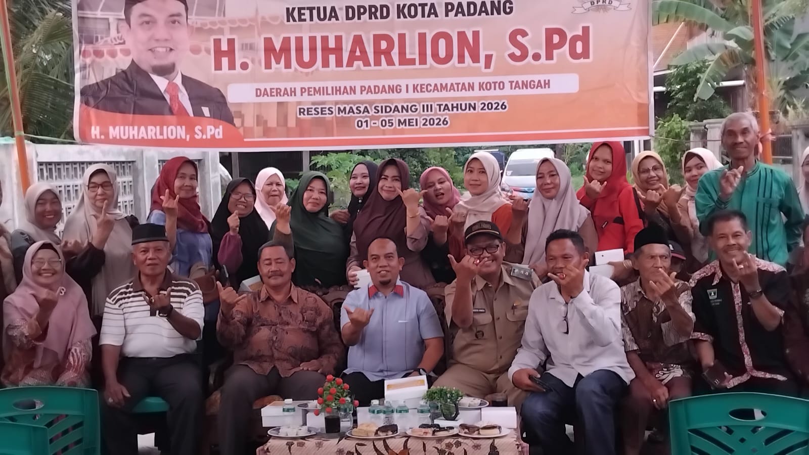 Ketua DPRD Padang Muharlion menggelar kegiatan reses masa sidang III Tahun 2026 di Kelurahan Dadok Tunggul Hitam, Kecamatan Nanggalo, Kota Padang, Senin (04/05/2026).