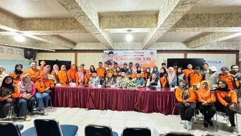 Ketua DPRD Kota Padang Muharlion menggelar kegiatan Reses Masa Sidang III Tahun 2026 di Kantor Camat Koto Tangah, Kota Padang, Sabtu (02/05/2026).