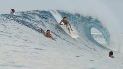 Peserta kontes selancar Bupati Cup road to World Surfing League (WSL) Qualifying Series (QS) 6000