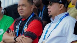 Penasihat Semen Padang FC Andre Rosiade bersama Komisaris Braditi Moulevey.