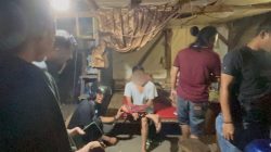 Tim Opsnal Satres Narkoba Polres Pasaman Barat saat mengamankan empat orang pemakai Sabu di Jorong Kampung Cubadak Nagari Lingkuang Aua Timur Kecamatan Pasaman.