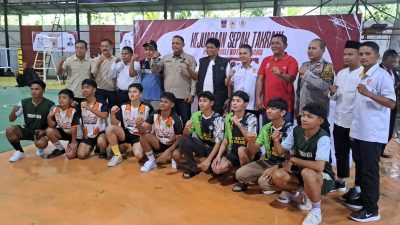 Wakil Ketua DPRD Kota Padang Jupri Maadang saat menghadiri pembukaan Kejuaraan Sepak Takraw Piala Wali Kota Padang 2026 di Lapangan Futsal BB Balai Baru, depan SMA 5 Padang, Jumat (15/05/2026).