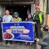 Jumat Berkah, Wargabinaan Rupajang Bagikan Rendang ke Masyarakat