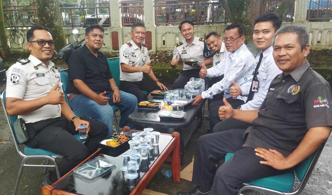 Kunjungan Kepala Rutan Kelas IIB Padangpanjang Novri Abbas, SH., MH dan rombongan ke Sekretariat PWI Padangpanjang di Gedung M Syafei, Senin (11/05/2026).