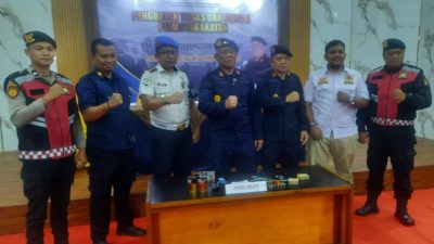 Kepala Kanwil Ditjenpas Sumbar Kunrat Kasmiri bersama Kabid Patnal Irfan usai melaksanakan razia di Rutan Kelas IIB Padangpanjang, Minggu (24/05/2026).