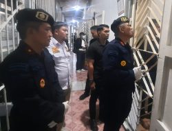 Kepala Kanwil Ditjenpas Sumbar Kunrat Kasmiri saat menyapa WBP Rutan Kelas IIB Padangpanjang.