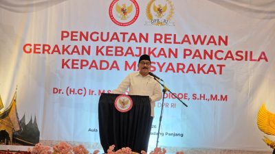 Anggota DPR-RI M Shadig Pasadigoe saat Sosialisasi Penguatan Relawan Gerakan Kebajikan Pancasila yang diselenggarakan Badan Pembinaan Ideologi Pancasila (BPIP) di Kota Padangpanjang, Selasa (30/06/2026).  