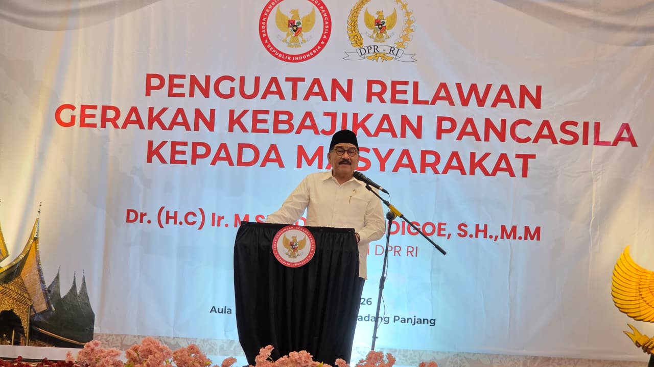 Anggota DPR-RI M Shadig Pasadigoe saat Sosialisasi Penguatan Relawan Gerakan Kebajikan Pancasila yang diselenggarakan Badan Pembinaan Ideologi Pancasila (BPIP) di Kota Padangpanjang, Selasa (30/06/2026).  