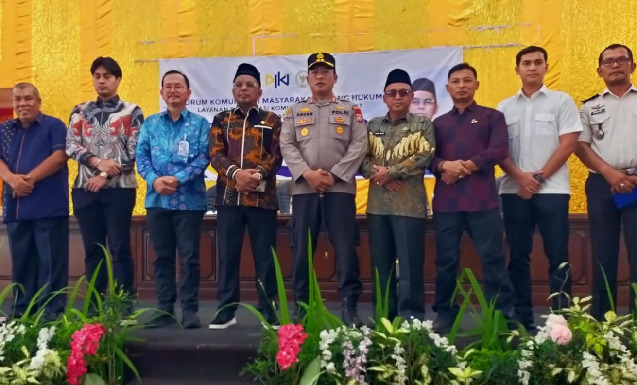 Anggota DPR-RI H. Arisal Azis saat kegiatan Komunikasi Masyarakat Bidang Hukum melalui kegiatan Diseminasi Komunikasi Masyarakat Bidang Kekayaan Intelektual di aula Bupati Pasaman Barat, Sabtu (06/06/2026).  
