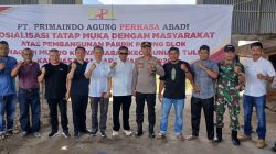 Pimpinan PT. Primaindo Agung Perkasa Abadi Drs. Syahrul Es Andrew Lou didampingi Azhary Muzar bersama Ketua Ketua Komisi II DPRD Sumbar Khairuddin Simajuntak saat Sosialisasi Pembangunan Pabrik Paving Blok di Nagari Kiawai Barat, Sabtu (13/06/2026).