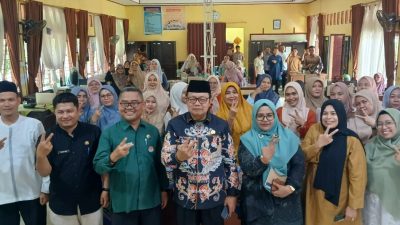 Kepala Dinas Pendidikan Sumbar Habibul Fuadi, S.Pd, M.Si bersama Kepala SMAN 2 Pasaman Nini Mursini, S.Pd, M.Pd dan jajaran Majelis Guru SMAN 2 Pasaman, Jum’at (05/05/2026).