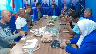 Ketua DPD PAN Kota Padangpanjang Allex Saputra didampingi Sekretaris Vani Utari dan Bendahara Zulfikri saat konsolidasi internal di DPD PAN setempat, Sabtu (20/06/2026).