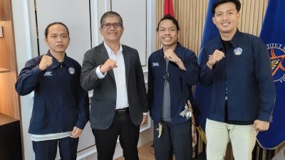 Rektor ISI Padangpanjang Dr. Febri Yulika, S.Ag., M.Hum bersama mahasiswa Pascasarjana ISI Padangpanjang, Senin (22/06/2026).