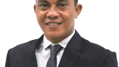 Ketua Fraksi PAN DPRD Kota Padang Rustam Efendi.