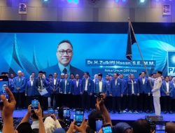 Zulhas Lantik Indra Dt. Rajo Lelo Ketua DPW PAN Sumbar