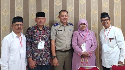 Asrizal Nurdin Danau atau yang akrab disapa Pandeka DM ketika di mediasi oleh Kanwil BPN di kantor Kanwil BPN Padang.  
