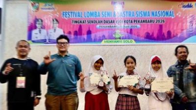 Juri dan pemenang Festival Lomba Seni dan Sastra Siswa Nasional (FLS3N) Jenjang Pendidikan Dasar Tahun 2026 Cabang Lomba Menulis Cerita tingkat SD.