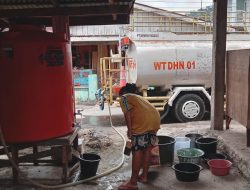 Warga Lambung Bukik Masih Krisis Air, PT Semen Padang Salurkan 8.000 Liter Air Bersih