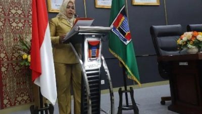 Juru bicara Fraksi Partai Golkar DPRD Kota Padang, Devi Vebrida menyampaikan Pandangan Akhir Fraksi Golkar