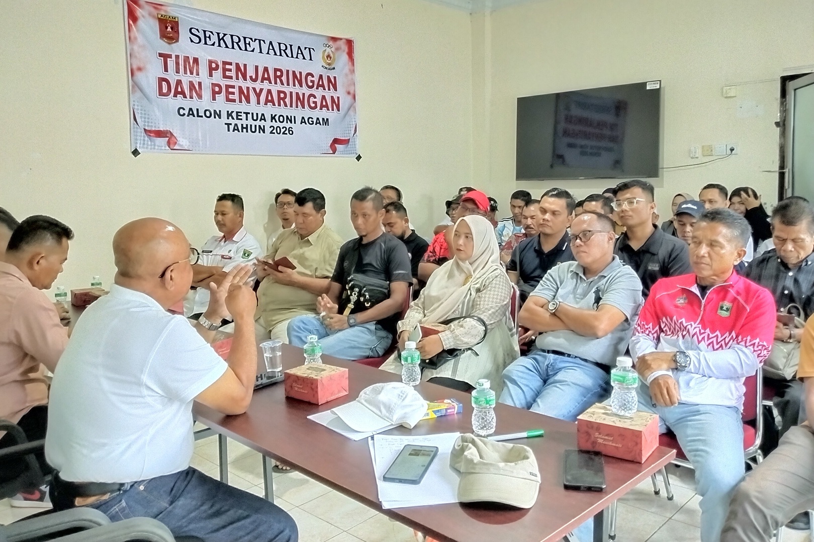 Pertemuan pengurus cabang olahraga dengan KONI Agam dan Panitia Musorkab di aula KONI Agam, Rabu (15/07/2026).