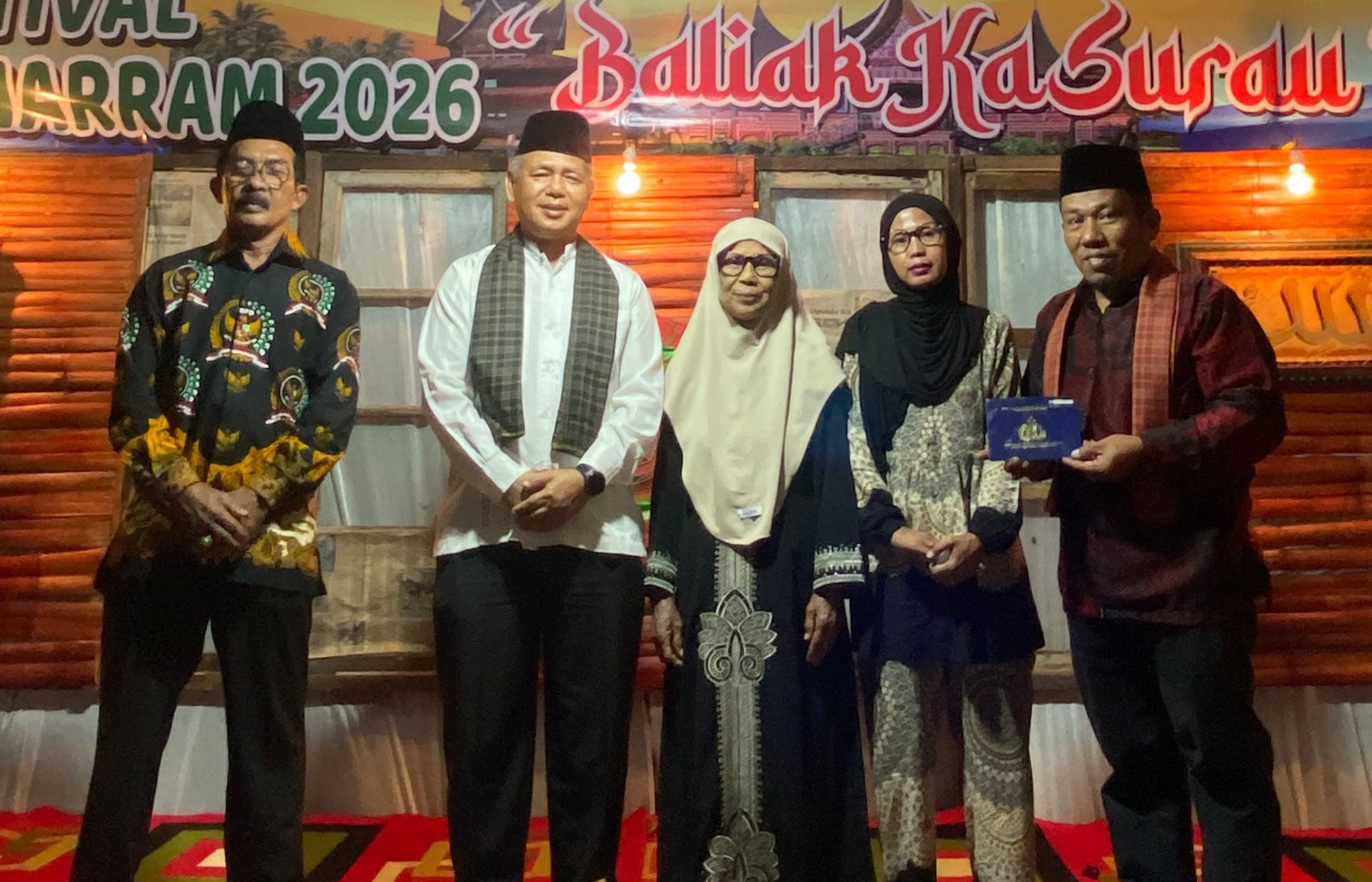 Wali Nagari Batu Taba Destriyanto, S.Sos., M.AP saat pembukaan Syiar Muharram 2026 di Nagari Batu Taba.