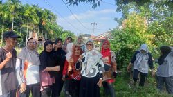Warga Komplek Pengambiran Permai, RT 01/RW 10, melaksanakan kegiatan gotong royong bersama, Minggu (05/07/2026) pagi.