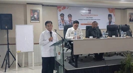 Anggota DPRD Padang Hendrizal saat pembukaan kegiatan Peningkatan Kapasitas Pemuda yang digelar IMAPA Kota Padang di Kawana Hotel Padang.
