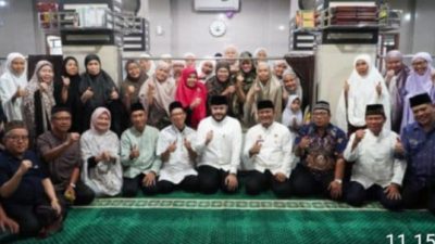 Anggota DPRD Padang Rafly Boy bersama Wali Kota Padang Fadly Amran dalam suatu kegiatan.