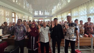 Anggota DPRD Sumbar Nurfirmanwansyah saat melaksanakan Sosialisasi pencegahan LGBT, Narkoba dan Bullying di Sekolah, yang dilaksanakan di SMK 1 Lembah Gumanti, Kamis (20/08/2026).