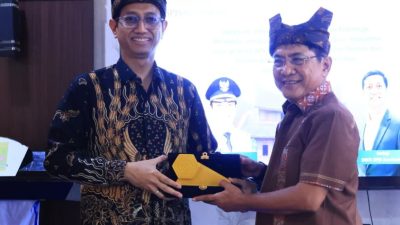Bupati Padangpariaman John Kenedy Azis bersama Direktur Teknologi Informasi BPJS Kesehatan, Setiaji, ST., MT.  