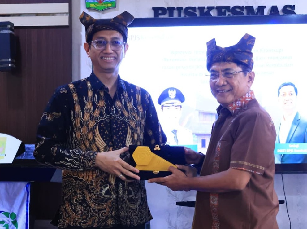 Bupati Padangpariaman John Kenedy Azis bersama Direktur Teknologi Informasi BPJS Kesehatan, Setiaji, ST., MT.  