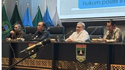 Bupati Padangpariaman John Kenedy Azis saat jadi narasumber saat seminar JMSI, Sabtu (29/08/2026).