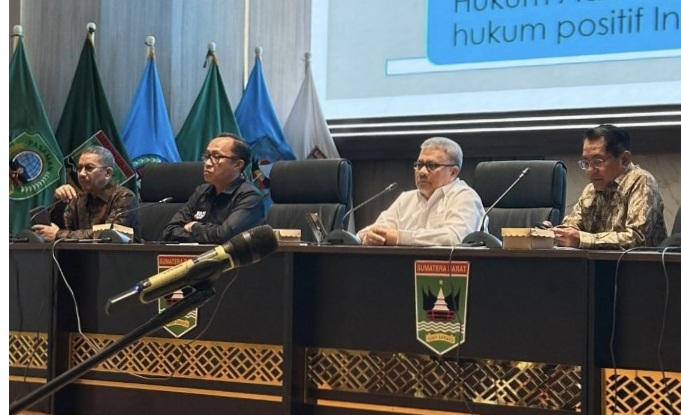 Bupati Padangpariaman John Kenedy Azis saat jadi narasumber saat seminar JMSI, Sabtu (29/08/2026).