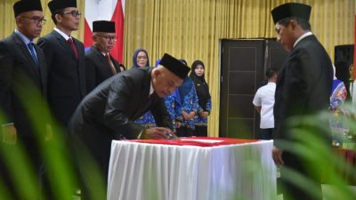 Bupati Padangpariaman John Kenedy Azis melantik sejumlah pejabat baru di lingkungan Pemkab Padangpariaman di hall IKK Paritmalintang, Rabu (19/08/2026).