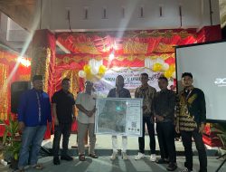 Mahasiswa KKN UNP dan UNIB Serahkan Peta Sebaran Fasilitas Pemerintahan kepada Nagari Pasir Talang Selatan