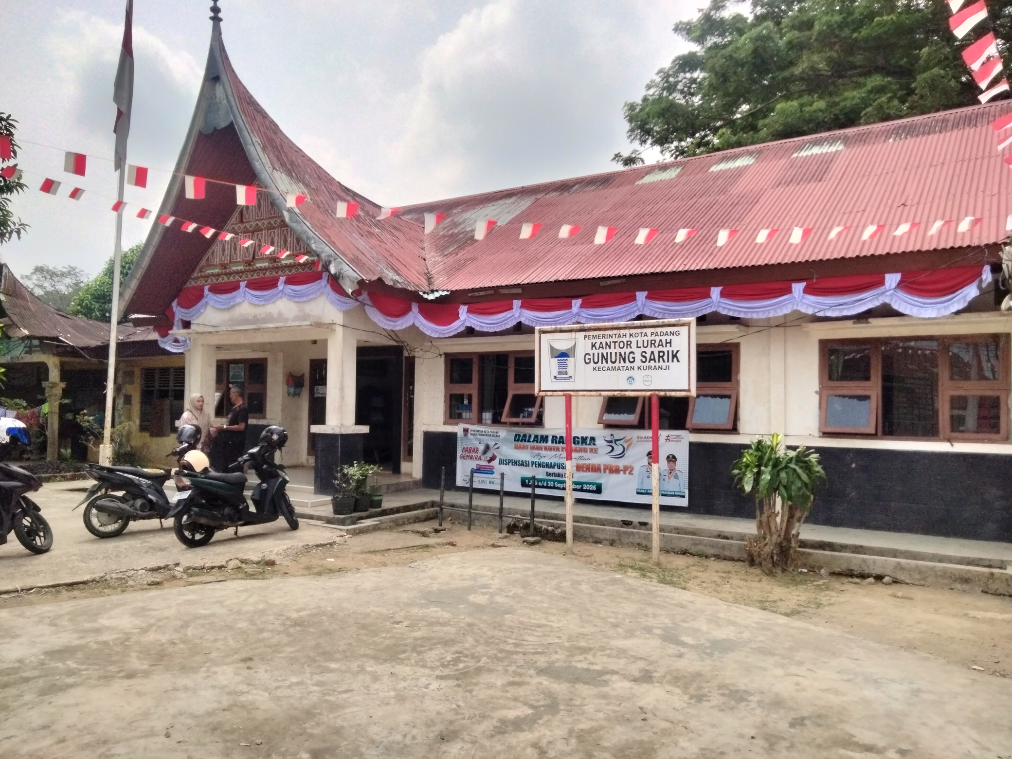 Kantor Lurah Gunung Sarik, Kecamatan Kuranji, Kota Padang. 
