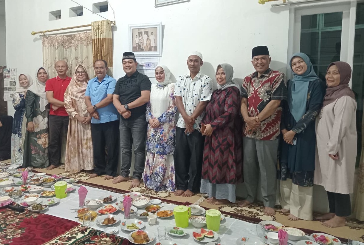 Kapolres Solok Selatan AKBP Andreanaldo Andemi, SH, SI.K., MH bersama keluarga besar Klik Akbar Nagari Pakan Rabaa, Kecamatan Koto Parik Gadang Diateh, Solok Selatan.