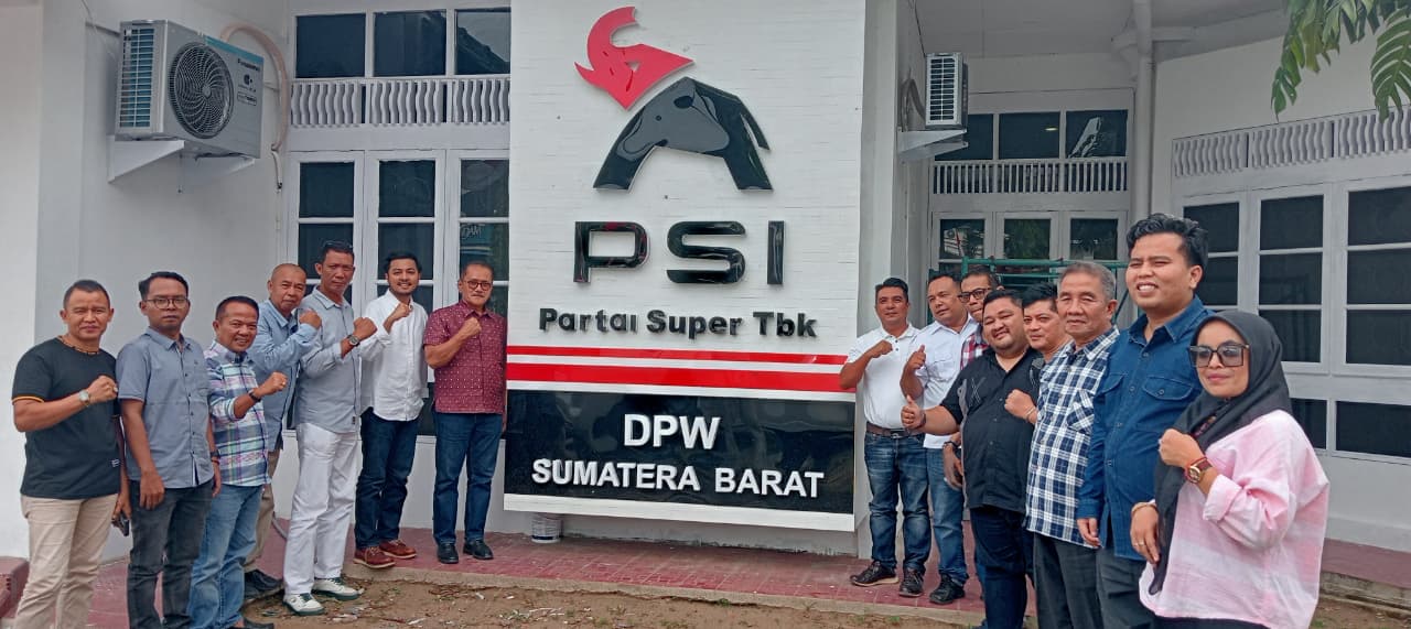 Pengurus DPW PSI Sumabr usai rapat konsolidasi partai, Senin (10/08/2026).