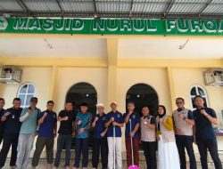 Rangkaian Peringatan HUT-RI, Rupajang Goro Bersihkan Masjid Nurul Furqan