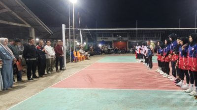 Pembukaan kegiatan bola volly di tingkat Kecamatan Kapur IX, Limapuluh Kota