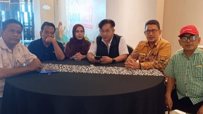 Pihak SMAN 2 Padang saat memberikan keterangan terkait kasus perundungan yang dialami siswanya kepada Rakyat Sumbar.