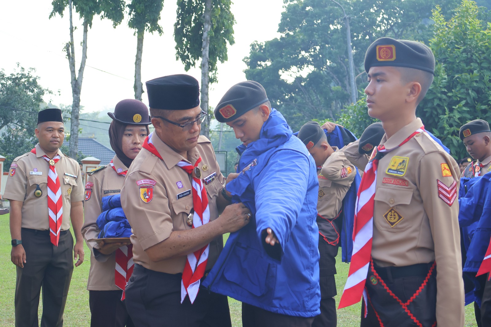 Sekretaris Daerah Kota Payakumbuh sekaligus Ketua Kwarcab 0314, Rida Ananda, di halaman Kantor Dinas Perpustakaan dan Kearsipan Kota Payakumbuh, Senin (10/08/2026).