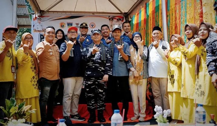 Wakil Bupati Solok Selatan Yulian Efi meresmikan program bedah rumah di Nagari Sako Pasir Talang, Kecamatan Sungai Pagu, kerjasama Kodaeral II bersama Baznas Solok Selatan, Kamis (20/08/2026).