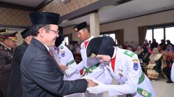 Wali Kota Payakumbuh Zulmaeta saat mengukuhkan Paskibraka Kota Payakumbuh Tahun 2026, Kamis (13/08/2026).